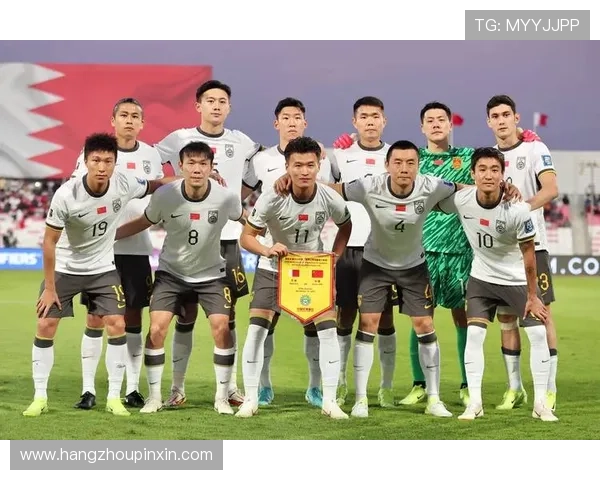 中国足球队备战亚洲杯 新帅发布首次名单核心球员表现引关注 中国足球队备战亚洲杯 新帅发布首次名单核心球员表现引关注