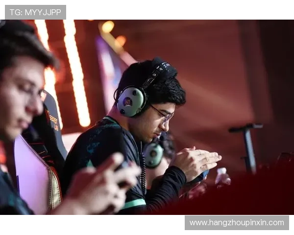 全球总决赛再掀巅峰对决各大战队鏖战燃爆电竞舞台 全球总决赛再掀巅峰对决各大战队鏖战燃爆电竞舞台