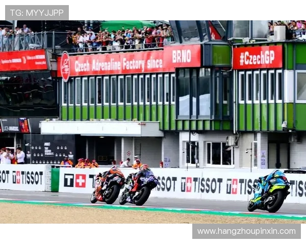 MotoGP赛季最新动态 车手表现激烈角逐 引发粉丝热议