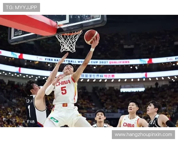 中国男篮逆袭取胜引爆全场 气势如虹冲击奥运资格