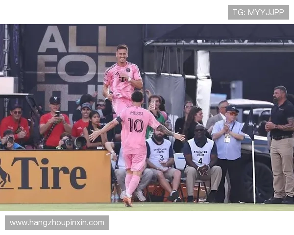 梅西带领国际米兰进军欧冠四强 助力球队迎来历史性突破 梅西带领国际米兰进军欧冠四强 助力球队迎来历史性突破