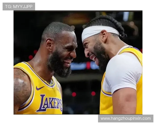 浓眉领衔湖人三巨头复苏 詹姆斯与戴维斯助力球队迎战强敌
